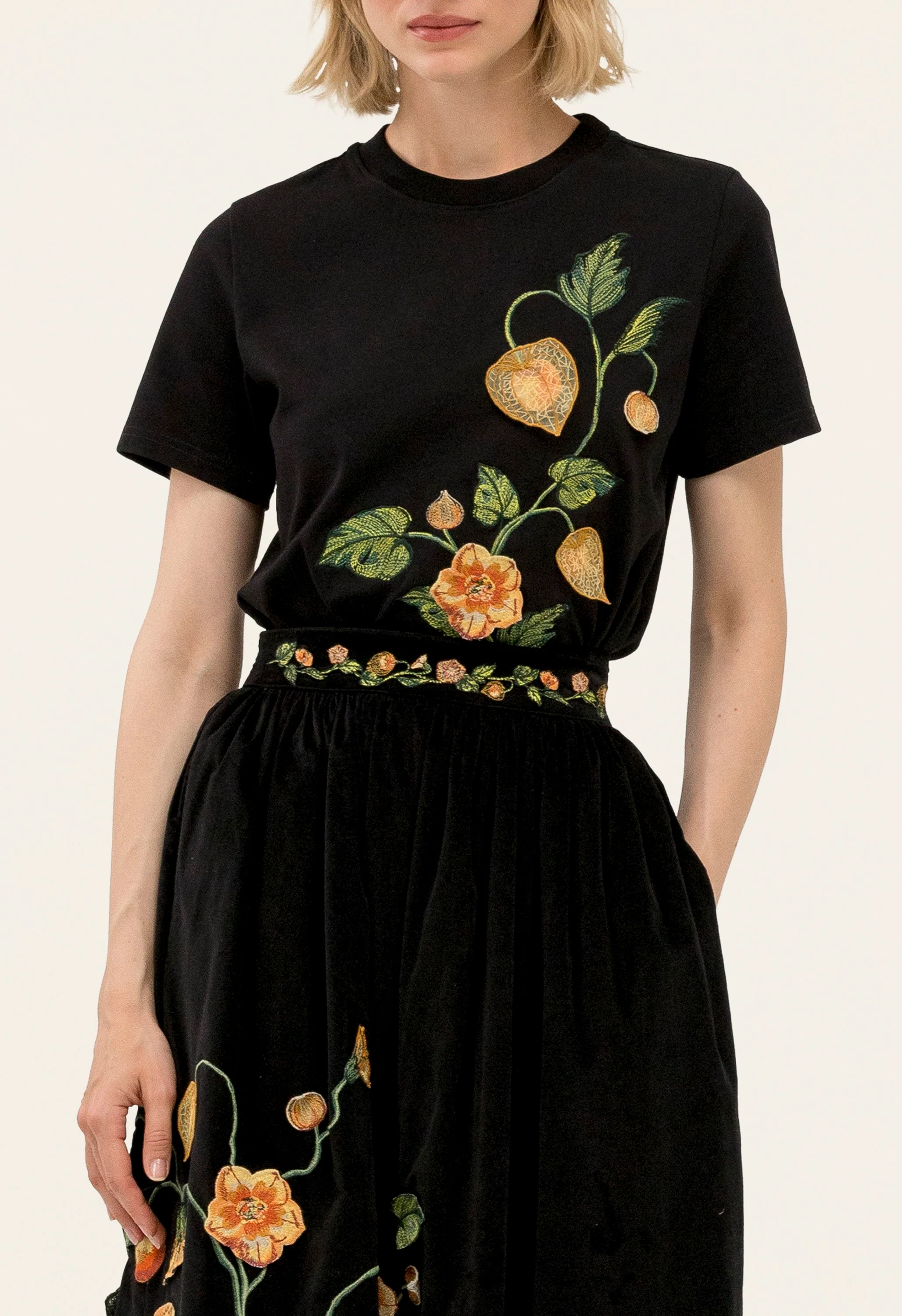 Sama Uchuva T-shirt - Image 5